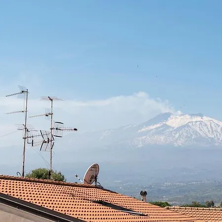 Un Passo Dal Mare Due Dall'etna Daire Giardini Naxos