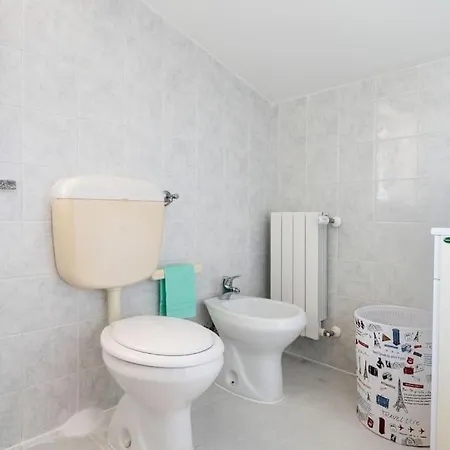 Un Passo Dal Mare Due Dall'etna Daire